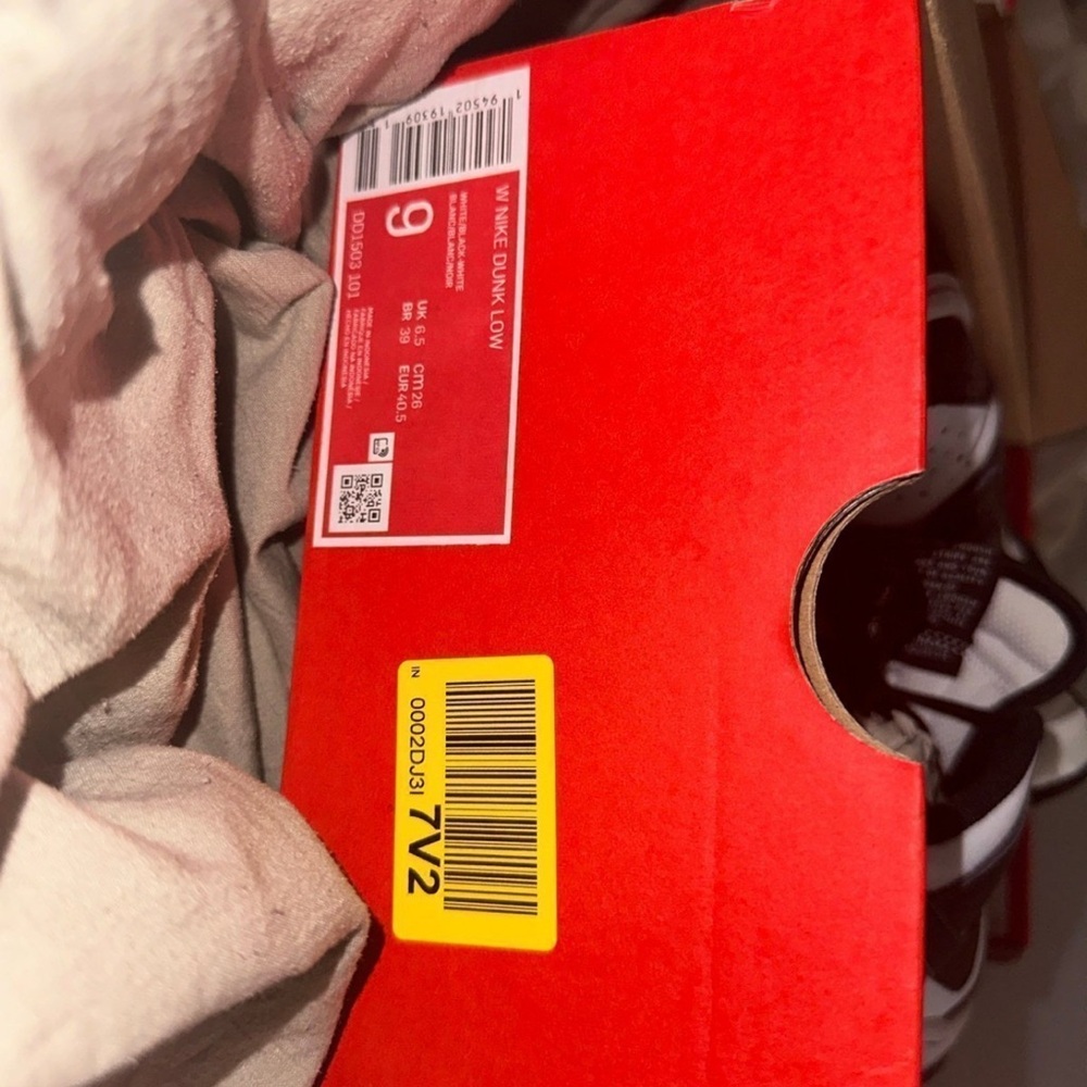 Dunks - Picture 3 of 8